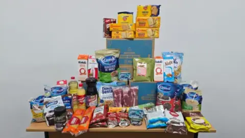 poa-distribuira-cerca-de-15-mil-kits-alimentares-durante-recesso-escolar-de-julho