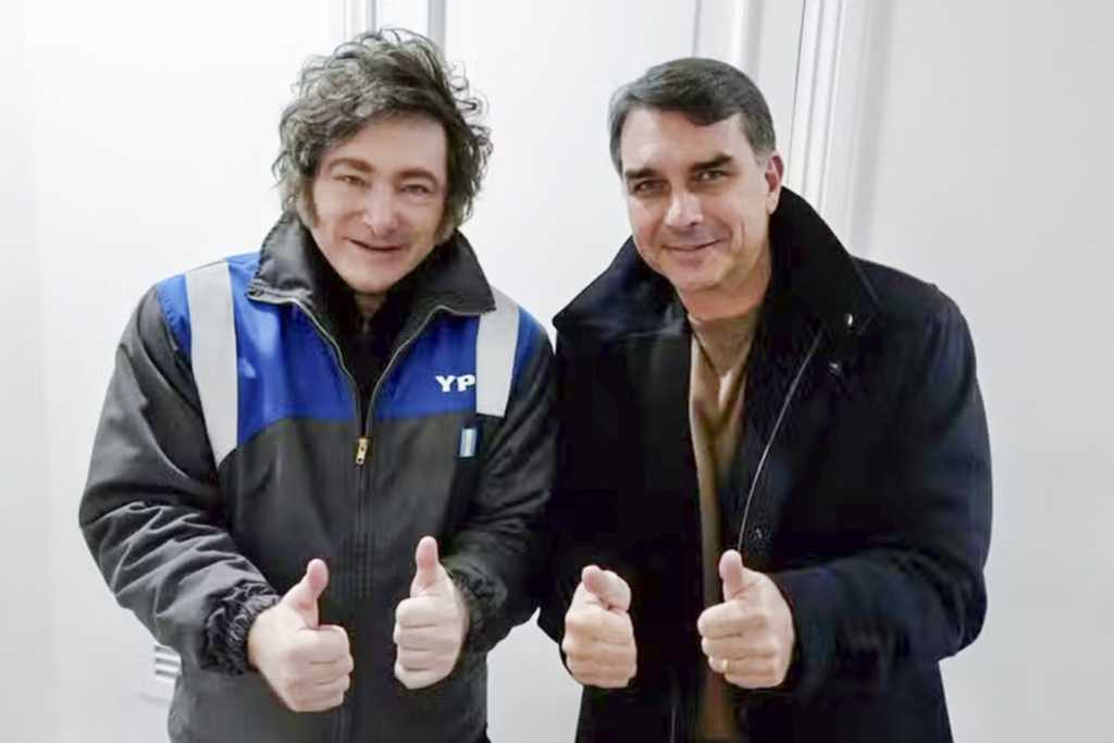 flavio-se-reune-com-milei-e-diz-que-“onda-azul”-chegara-ao-brasil